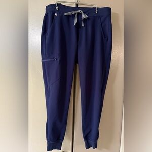 Figs Zamora Navy Petite medium jogger scrub pant